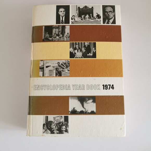 1974 Year Book Encyclopedia Vintage Birthday Gift Annual Recap Grolier Gen X - Picture 2 of 9